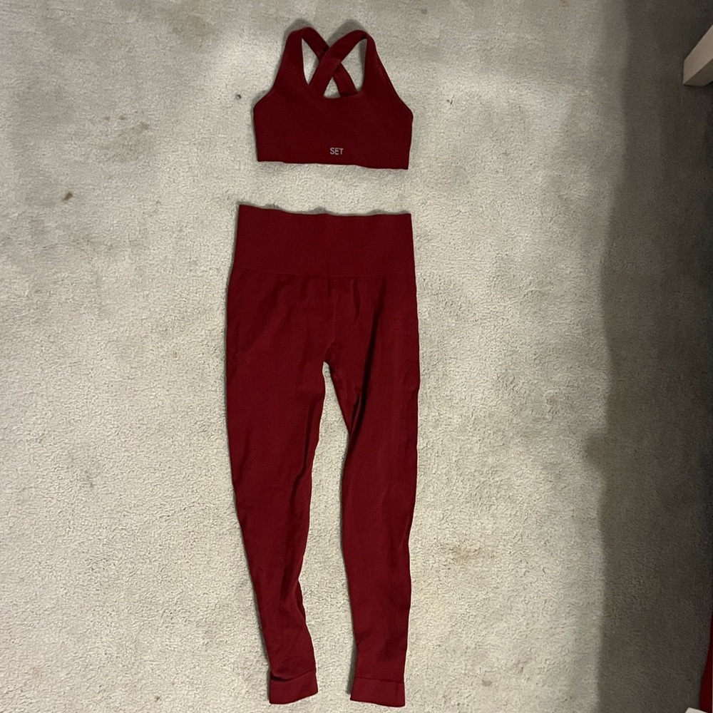 SET Active bra and leggings set (red size medium) worn once!!